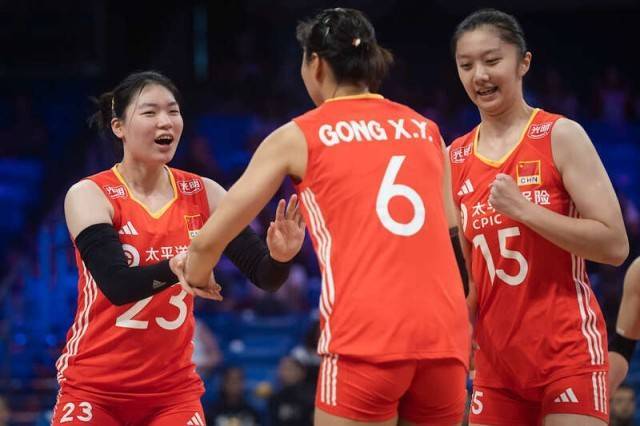 皇冠足球管理平台出租_世界女排联赛阿灵顿站：中国女排苦战五局险胜多米尼加队