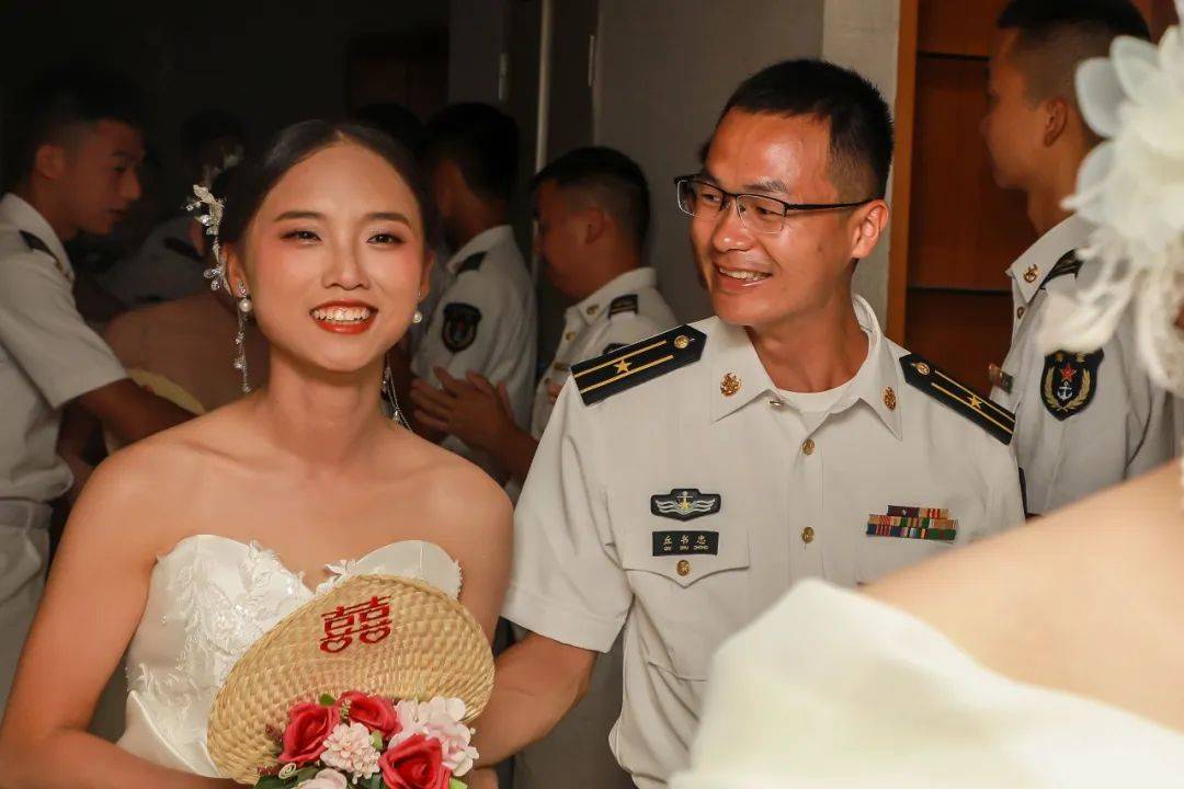 英格兰超级联赛_恭喜英格兰超级联赛，他们结婚了！